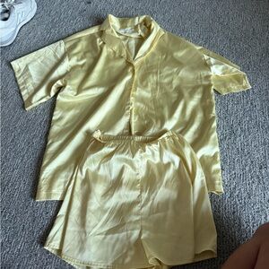 PEPPERMAYO silk set 
Size 0 
Top and shorts